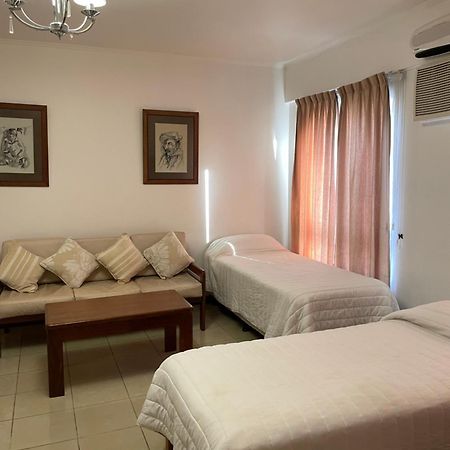 Julio Cesar Hotel Posadas Bagian luar foto