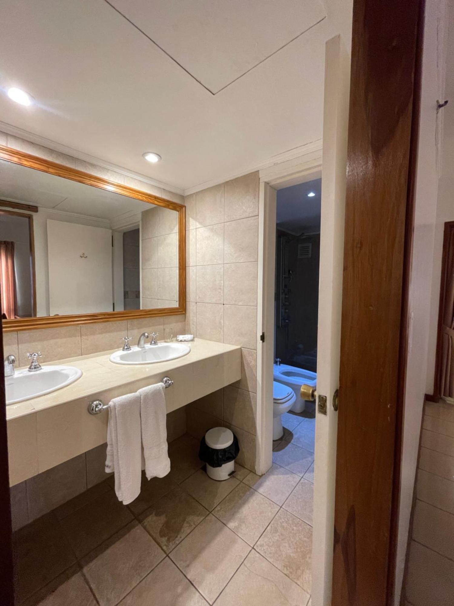 Julio Cesar Hotel Posadas Bagian luar foto