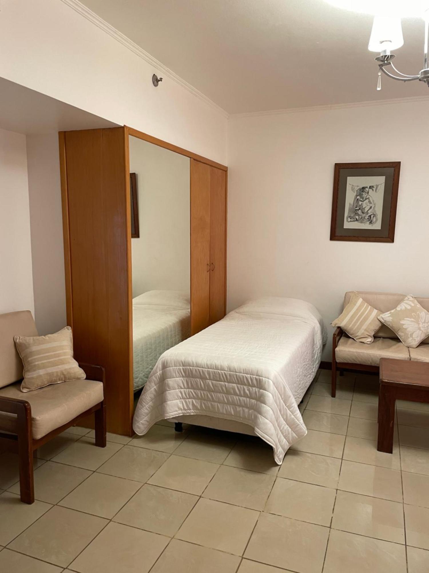 Julio Cesar Hotel Posadas Bagian luar foto