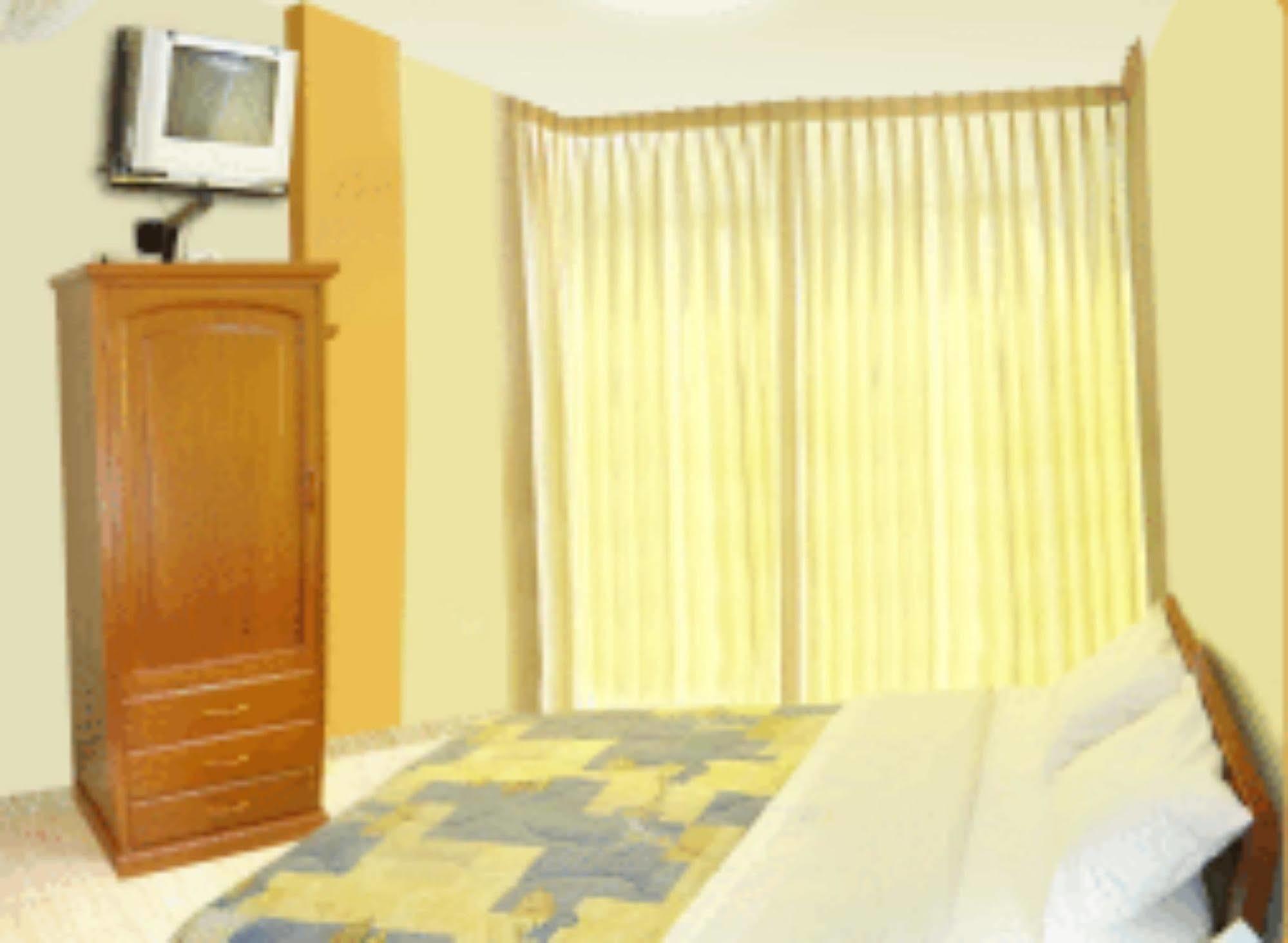 Julio Cesar Hotel Posadas Bagian luar foto
