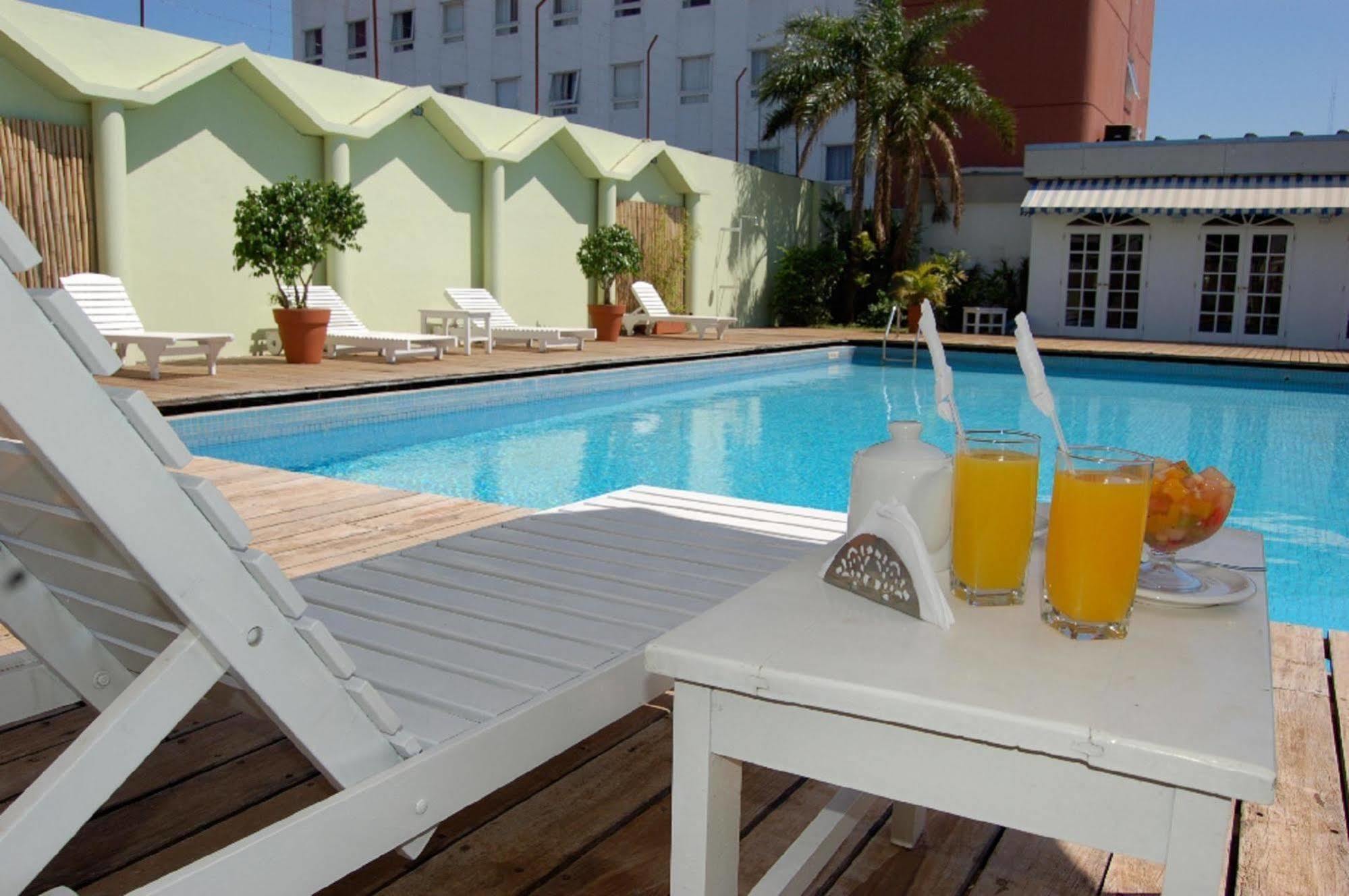 Julio Cesar Hotel Posadas Bagian luar foto