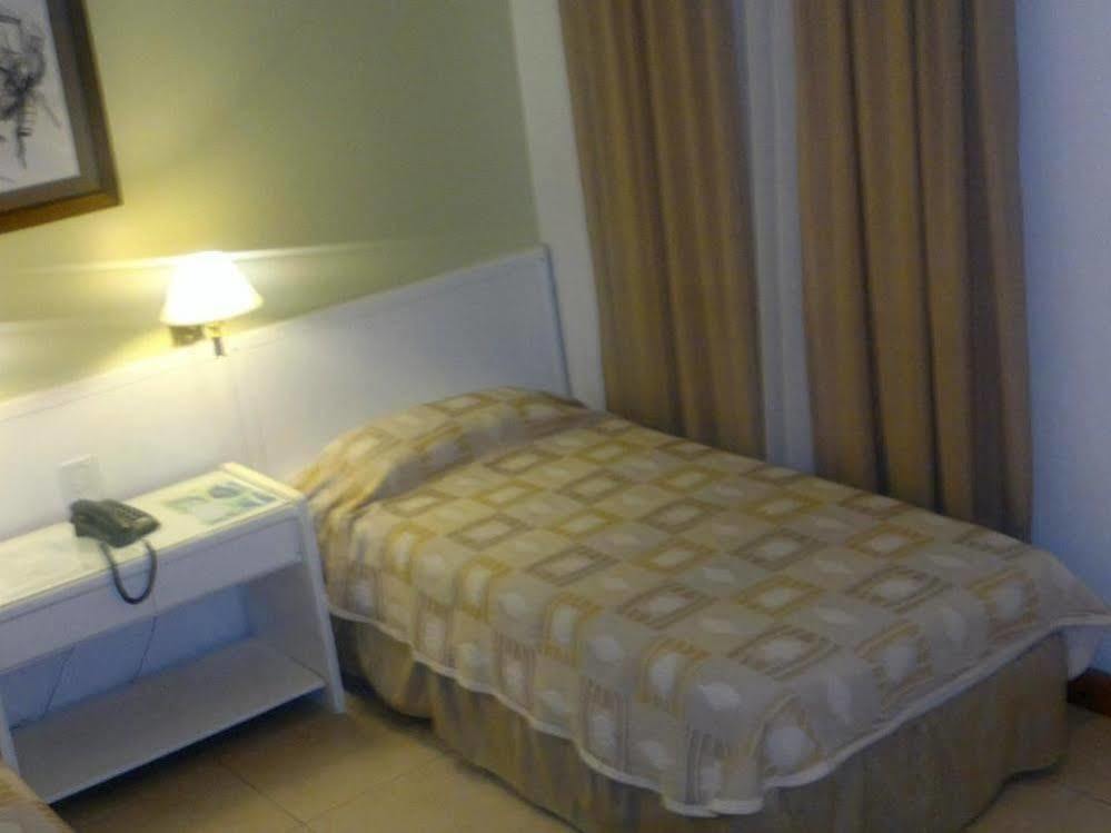 Julio Cesar Hotel Posadas Bagian luar foto